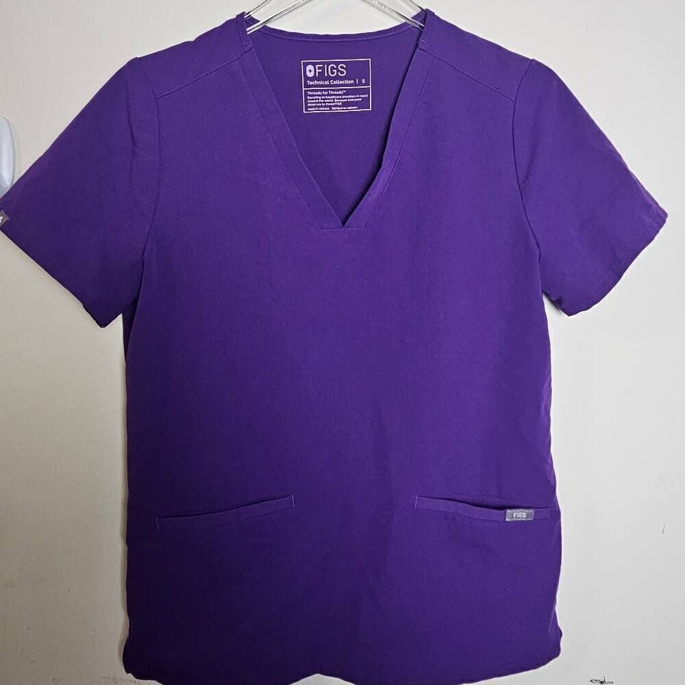 Figs FW100 Casma Three-Pocket Scrub Top Small Purple Grape